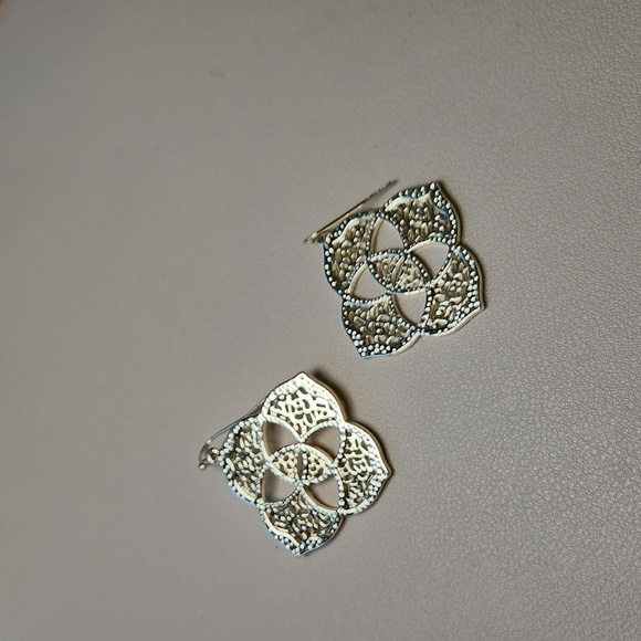 Kendra Scott Dawn Earrings - Picture 3 of 4